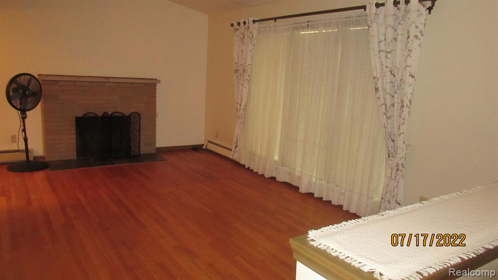 29497 GERALDINE Drive, Warren, MI 48093 — Photo 4