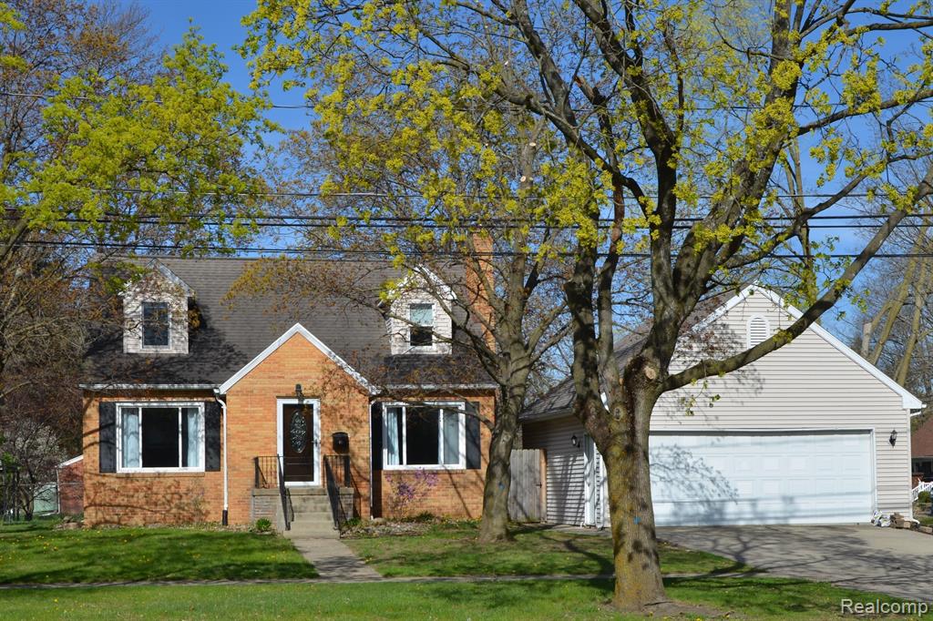 411 N McKinley Road, Flushing, MI 48433 — front exterior