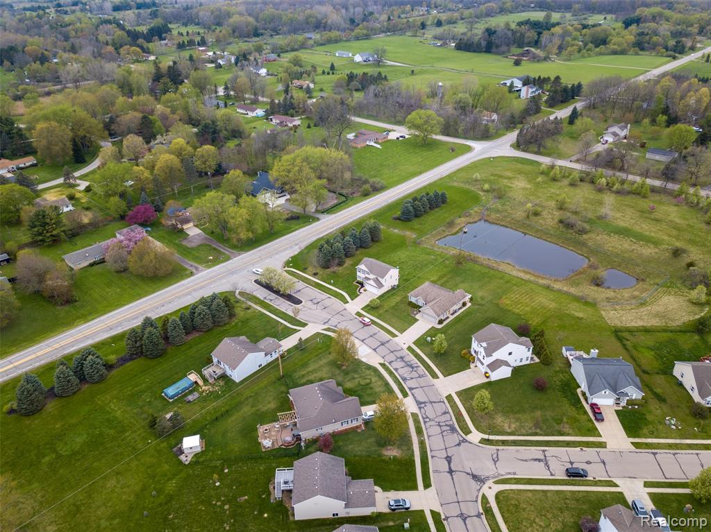 3411 Amber Oaks Drive, Howell, MI 48855 — Photo 37