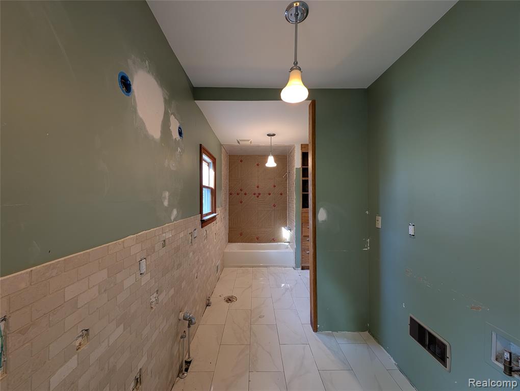 909 Hilldale Drive, Royal Oak, MI 48067 — Photo 17