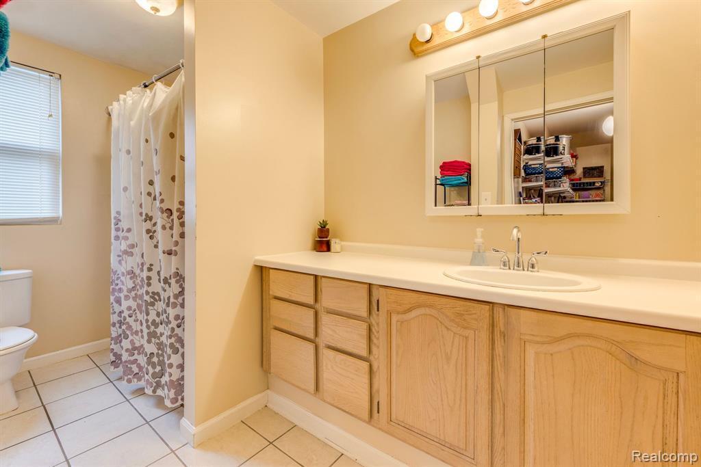 901 GARFIELD Street, Port Huron, MI 48060 — Photo 16