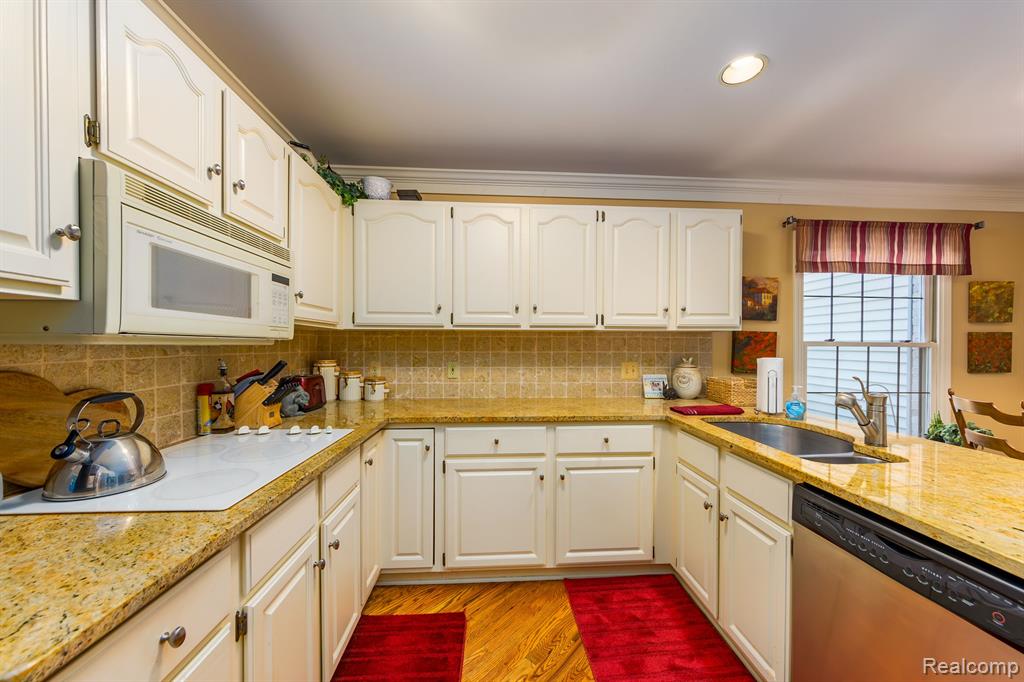 4467 GOLF VIEW Drive, Brighton, MI 48116 — Photo 20