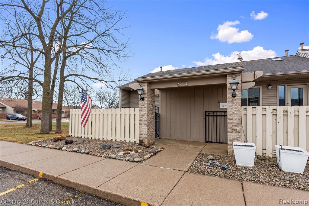 62401 Raleigh Court, 1, South Lyon, MI 48178 — Photo 2