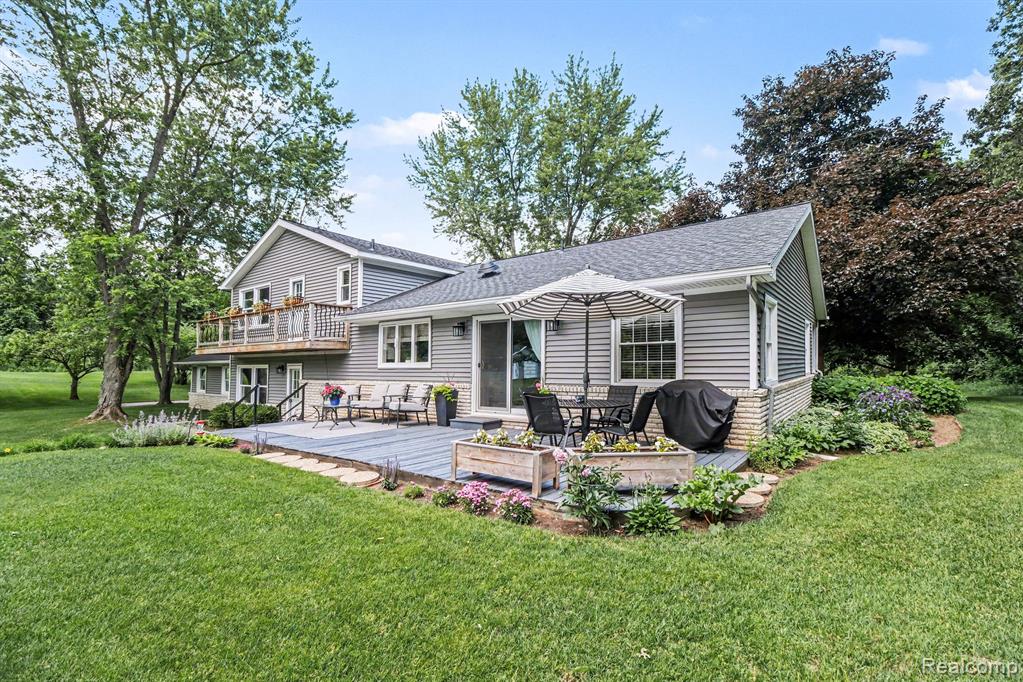 9100 Pine Knob Road, Clarkston, MI 48348 — Photo 38