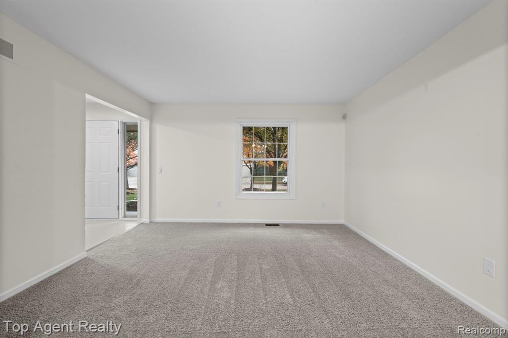 7012 Foxcreek Drive, Canton, MI 48187 — Photo 13
