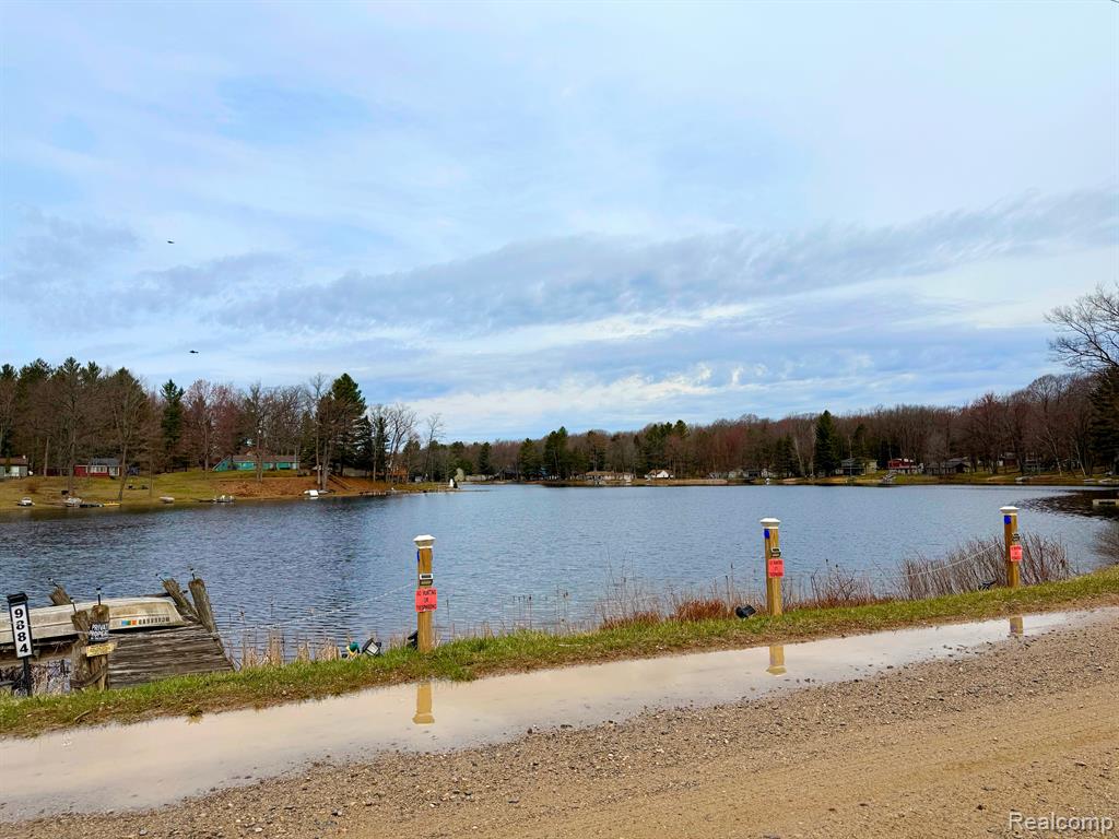 10472 N ATHEY Avenue, Harrison, MI 48625 — Photo 2