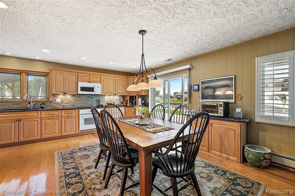 37337 LAKESHORE Drive, Harrison Township, MI — Photo 12