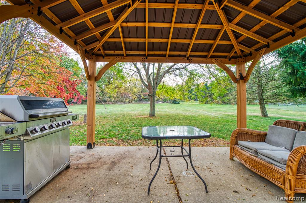 10887 Mackinaw Trail, Fowlerville, MI 48836 — Photo 27