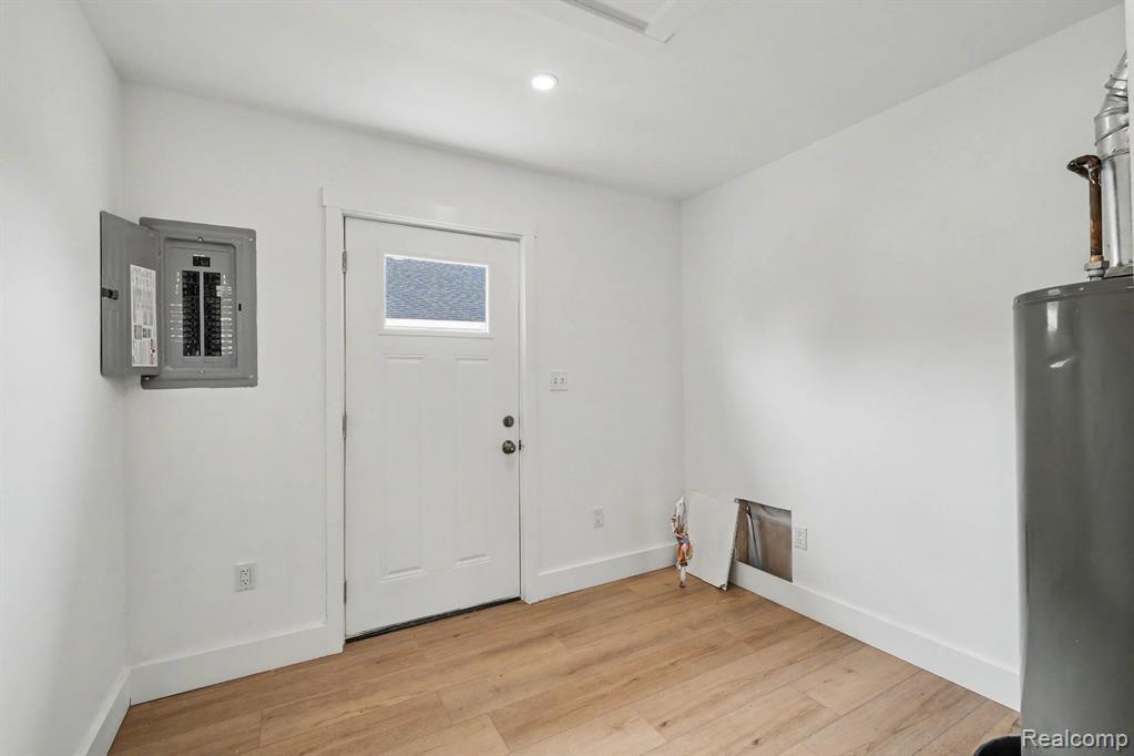 6056 Pearl Street, Burton, MI 48509 — Photo 14