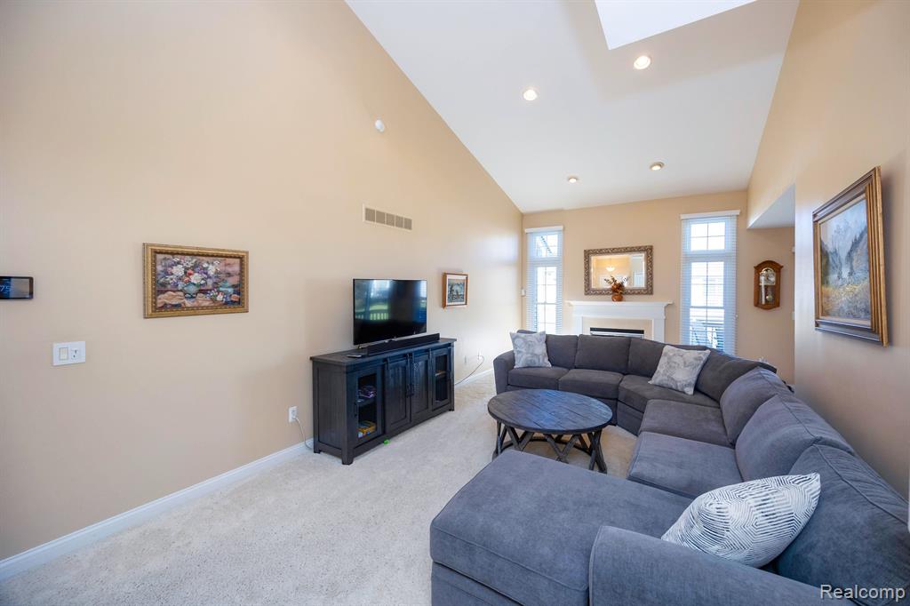 7282 GREEN MEADOW Lane, Canton, MI 48187 — Photo 21