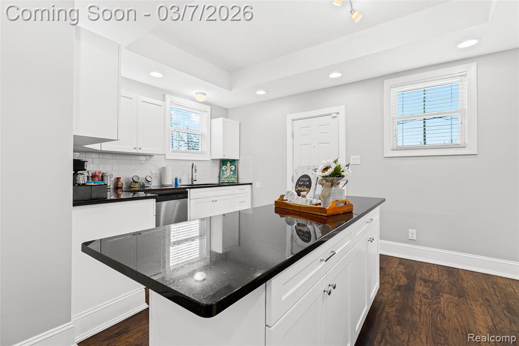 2179 Sheridan Street, Detroit, MI, 48214