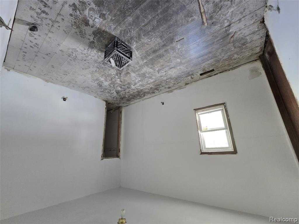 611 S 4th Avenue, Saginaw, MI 48607 — Photo 8