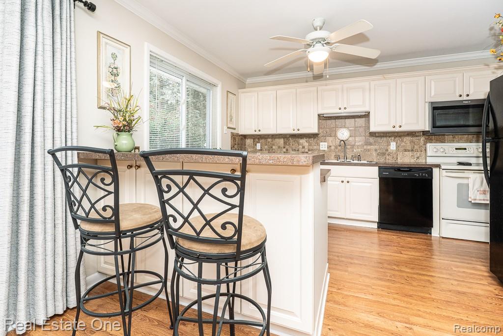 61 Nesbit Lane, Rochester Hills, MI 48309 — Photo 9