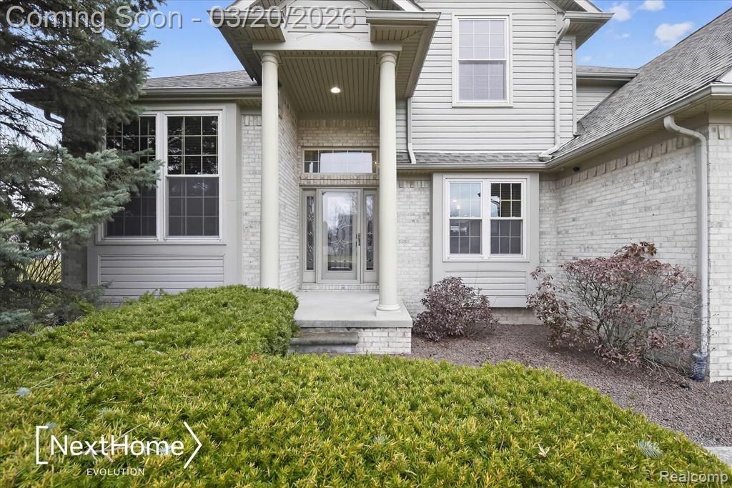 27078 Brookview Court, Flat Rock, MI 48134 — Photo 2