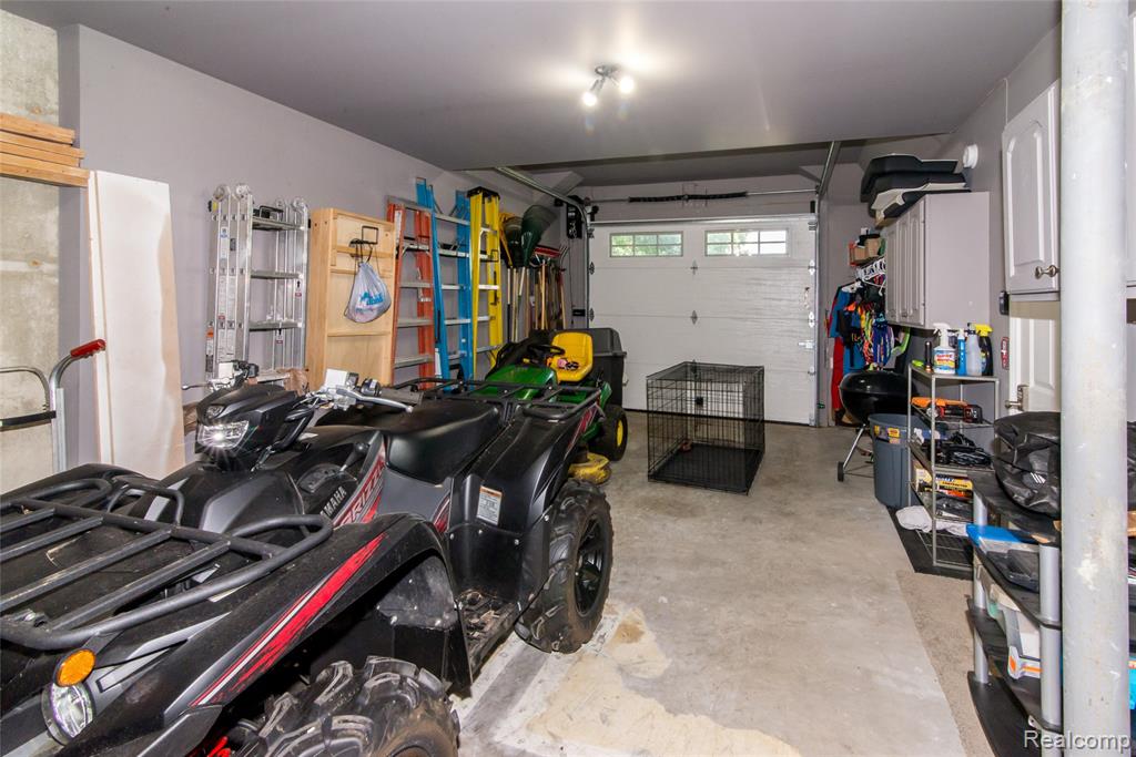 3166 W Beach Lake Drive, Milford, MI, 48380