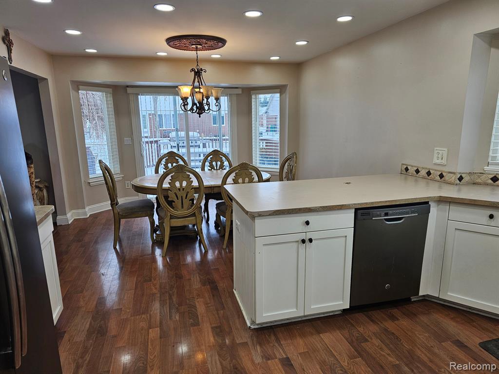 50452 MADISON Drive, Macomb, MI 48044 — Photo 9