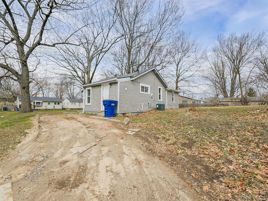 750 Scottwood Street, Pontiac, MI 48340 — Photo 30