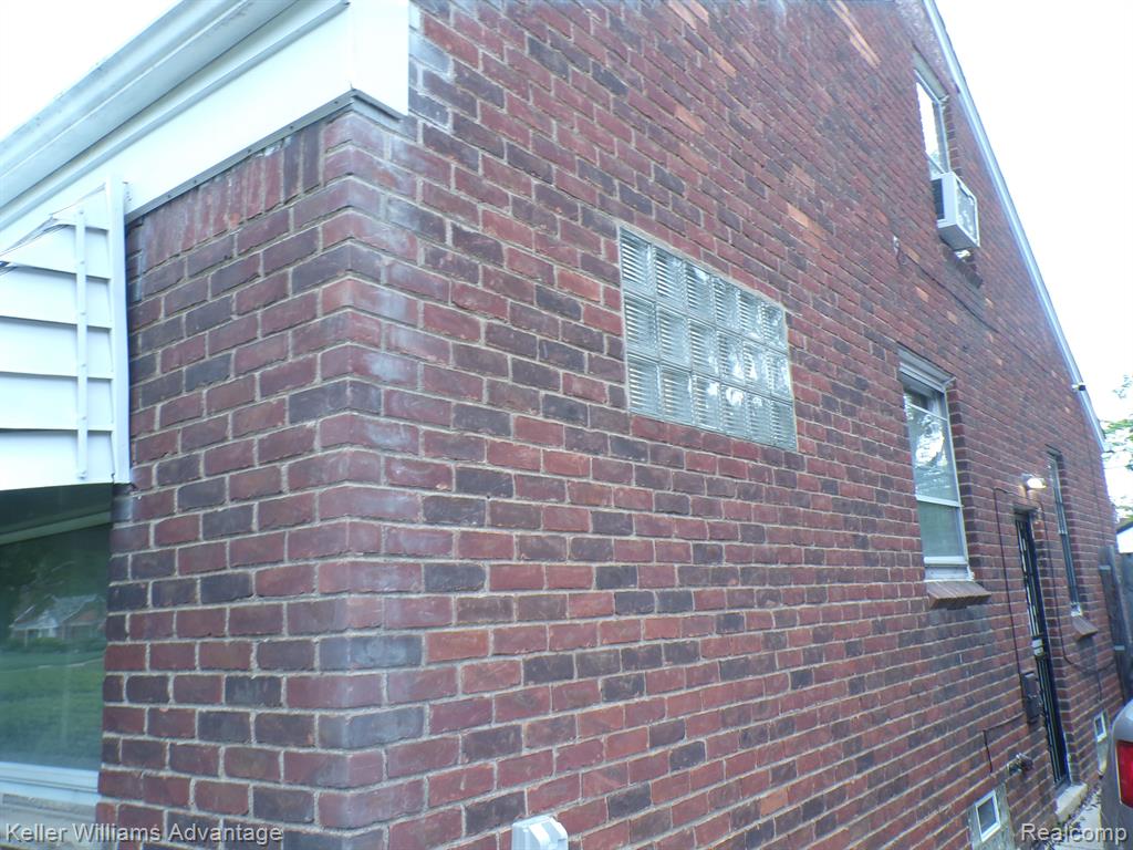 9546 WESTWOOD Street, Detroit, MI 48228 — Photo 4