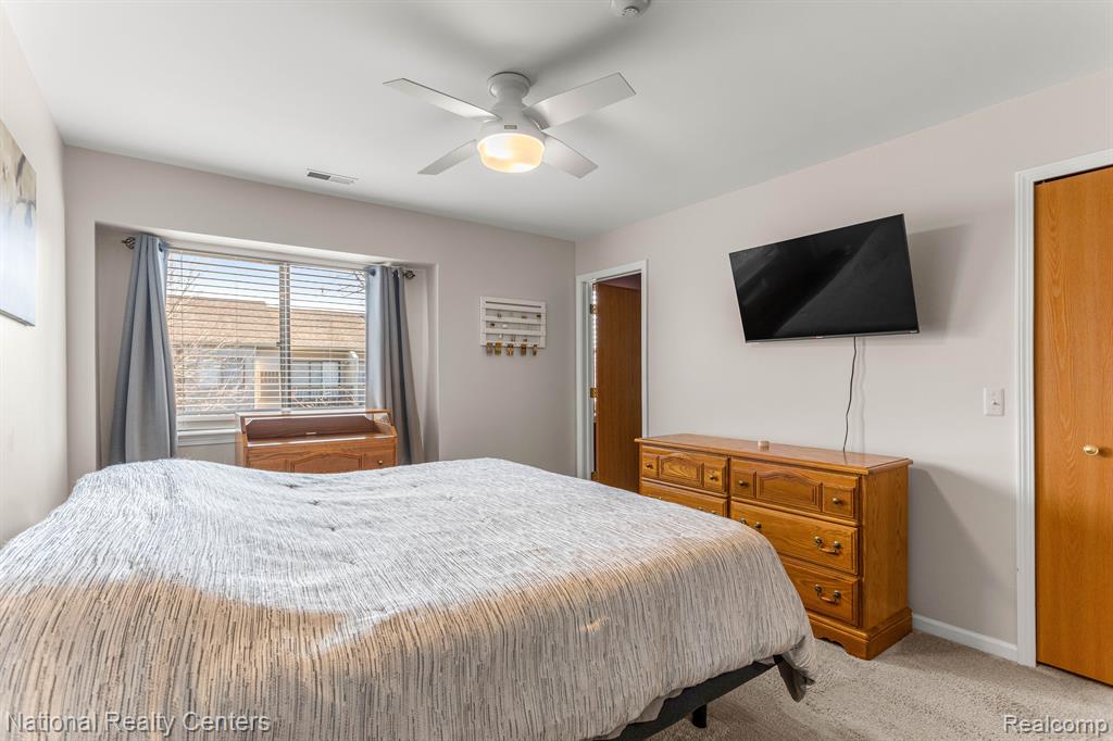 42732 LILLEY POINTE Drive, Canton, MI 48187 — Photo 12