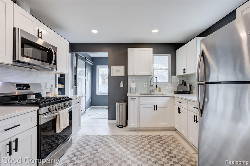976 E COY Avenue, Hazel Park, MI 48030 — Photo 10