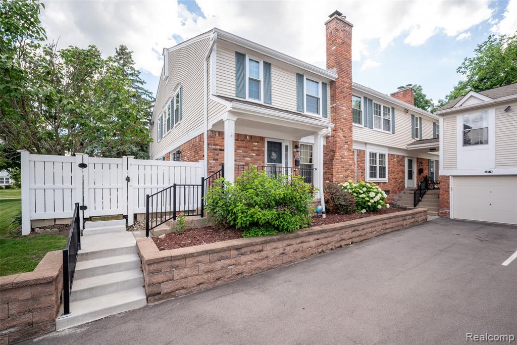 42174 Roscommon Street, Northville, MI 48167 — Photo 2