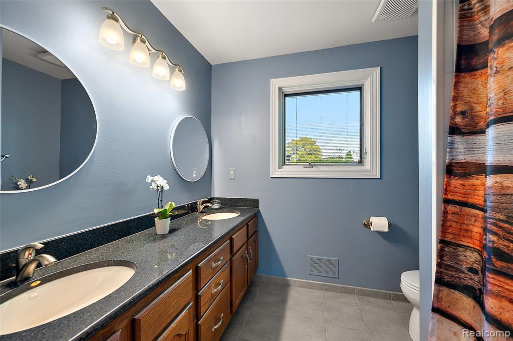 6730 Whiting Drive, Troy, MI 48098 — Photo 25