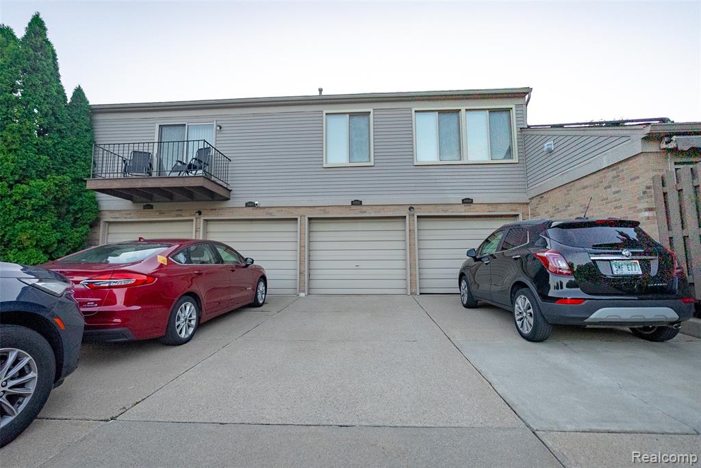 44613 New Hampshire Drive, Clinton Twp, MI 48038 — Photo 32