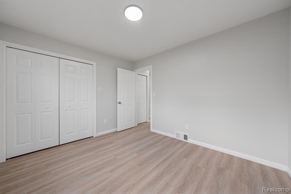 5232 Dickson Drive, Sterling Heights, MI 48310 — Photo 24