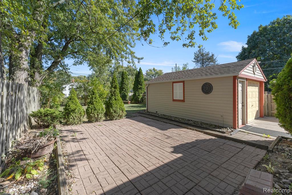 5101 CLIPPERT Street, Dearborn Heights, MI 48125 — Photo 29