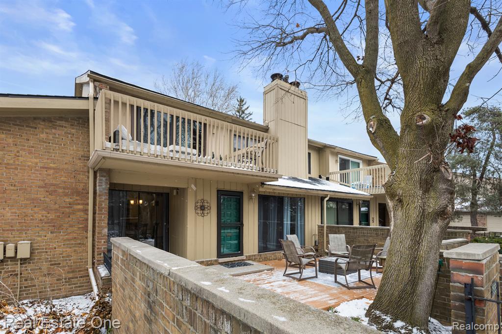 1555 S HILL Boulevard, Bloomfield Hills, MI 48304 — Photo 2