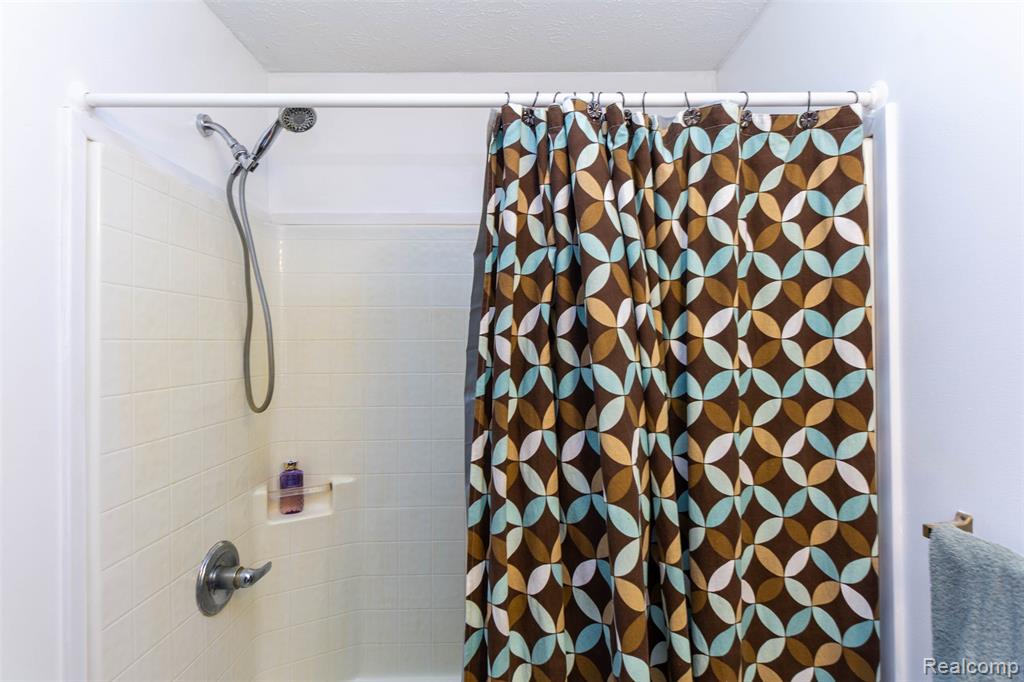 6137 East Street, North Branch, MI 48461 — Photo 32