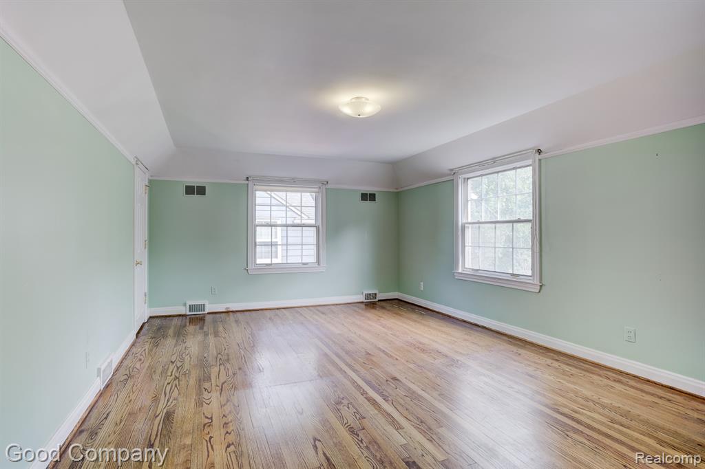 20 OXFORD Boulevard, Pleasant Ridge, MI — Photo 42