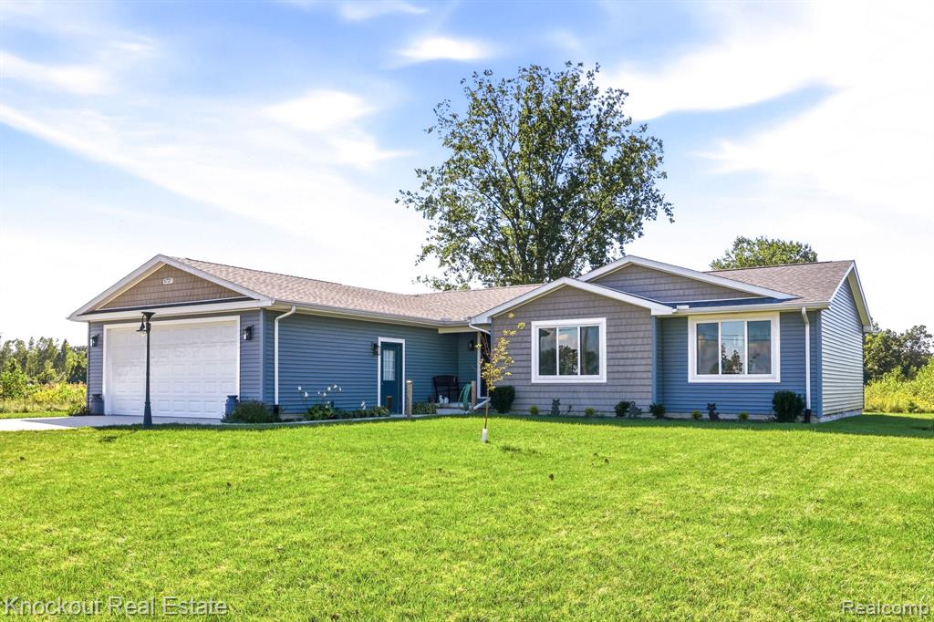 5727 Mackinaw Road, Saginaw, MI 48604