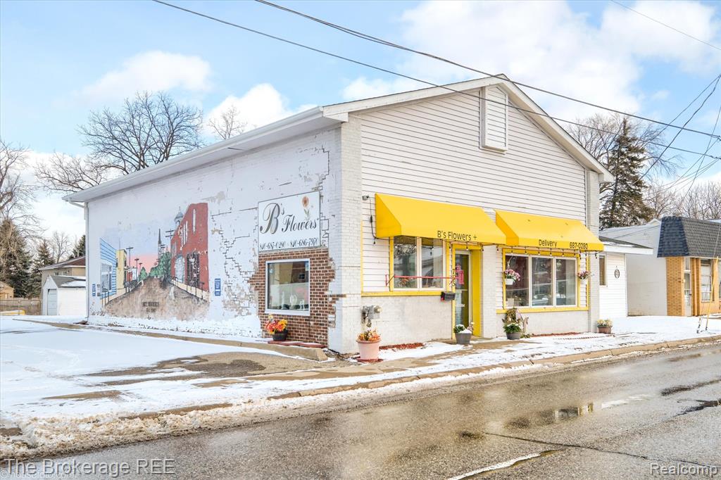 755 E Mount Morris Street, Mount Morris, MI 48458 — front exterior