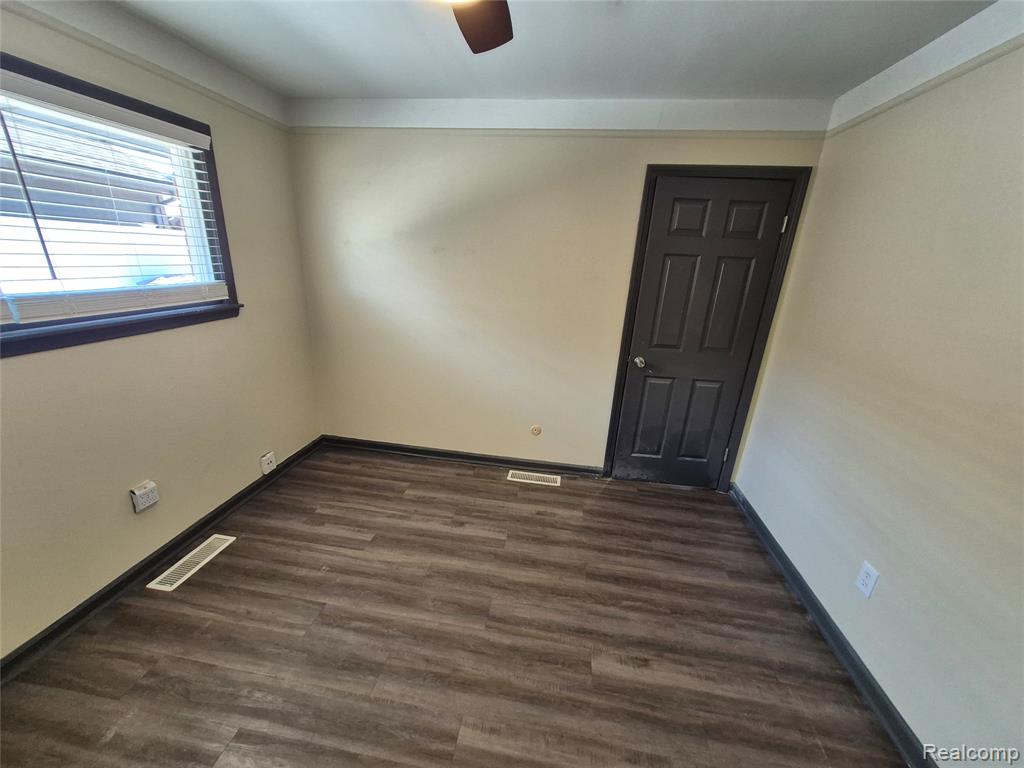 18570 Matthews Street, Riverview, MI 48193 — Photo 22