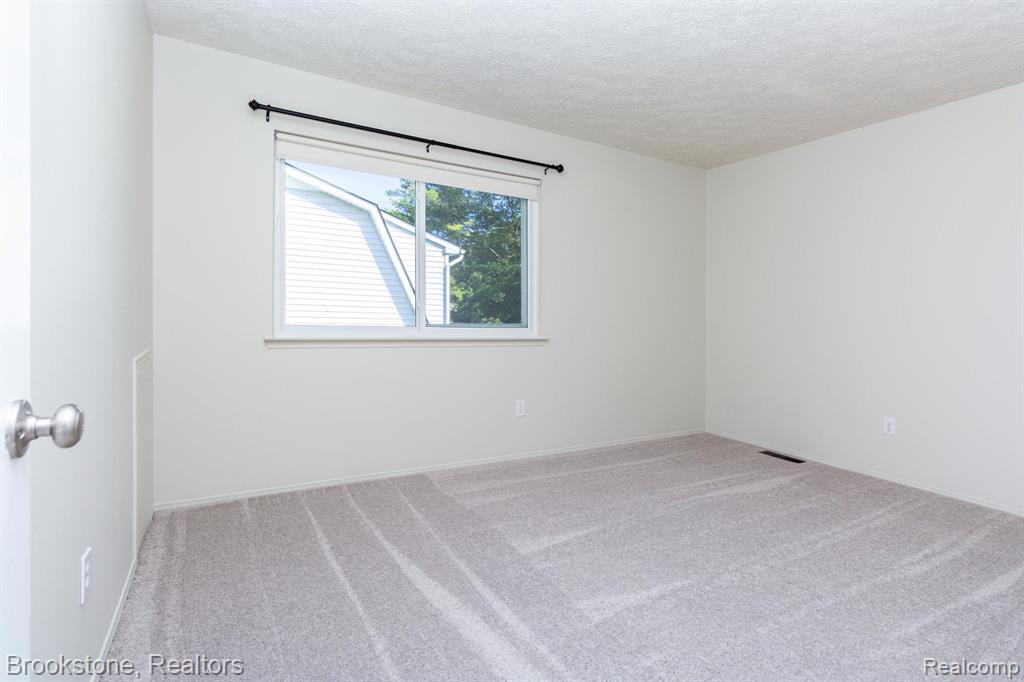 4335 Cypress Drive, Troy, MI 48085 — Photo 31