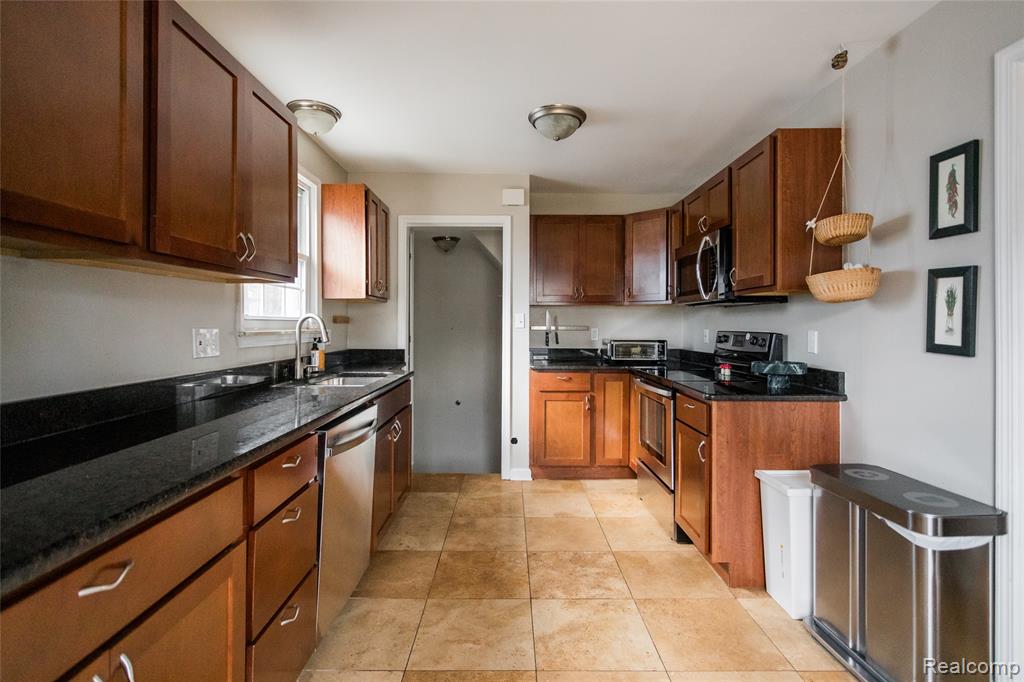 722 S Rembrandt Avenue, Royal Oak, MI 48067 — Photo 6