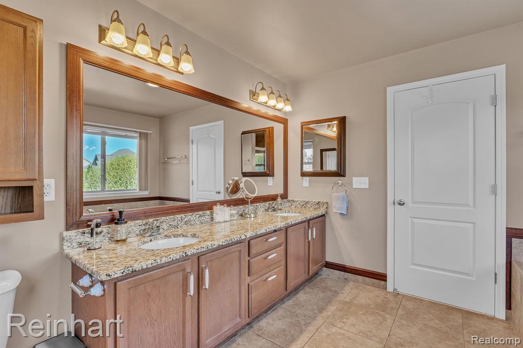 25340 VILLAGEWOOD, South Lyon, MI 48178 — Photo 22