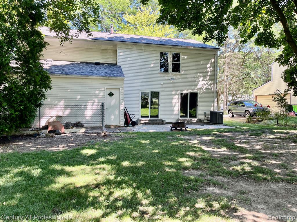 5720 Beauchamp, West Bloomfield, MI — Photo 31