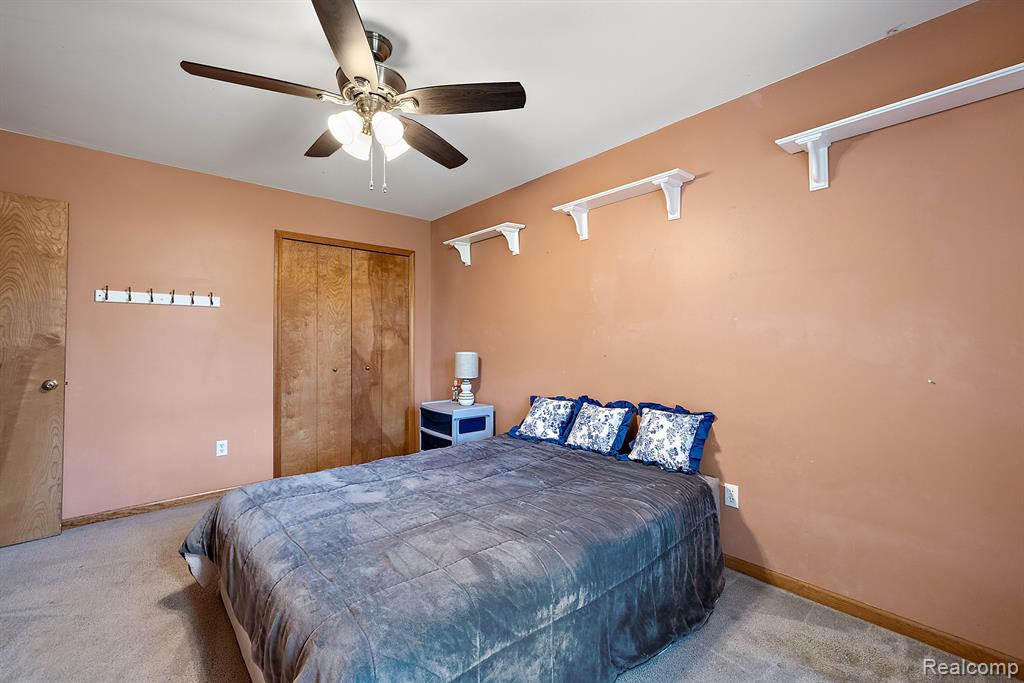 10161 LONGFORD Drive, South Lyon, MI 48178 — Photo 22