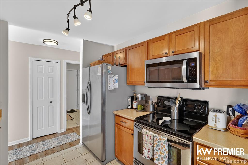 5962 Augusta Lane, Grand Blanc, MI 48439 — Photo 12