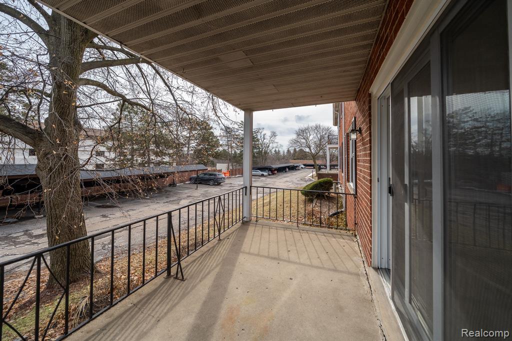 27654 E Echo, 132, Farmington Hills, MI 48334 — Photo 16