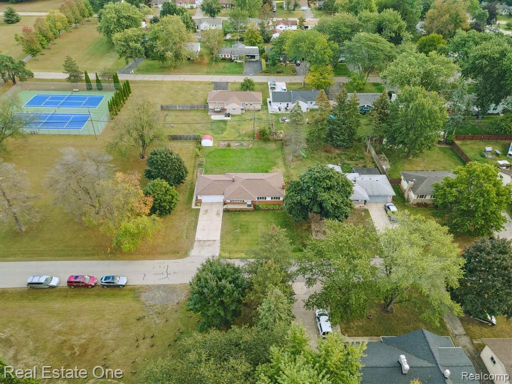 2436 Woodlawn Street, Wolverine Lake, MI 48390 — Photo 70
