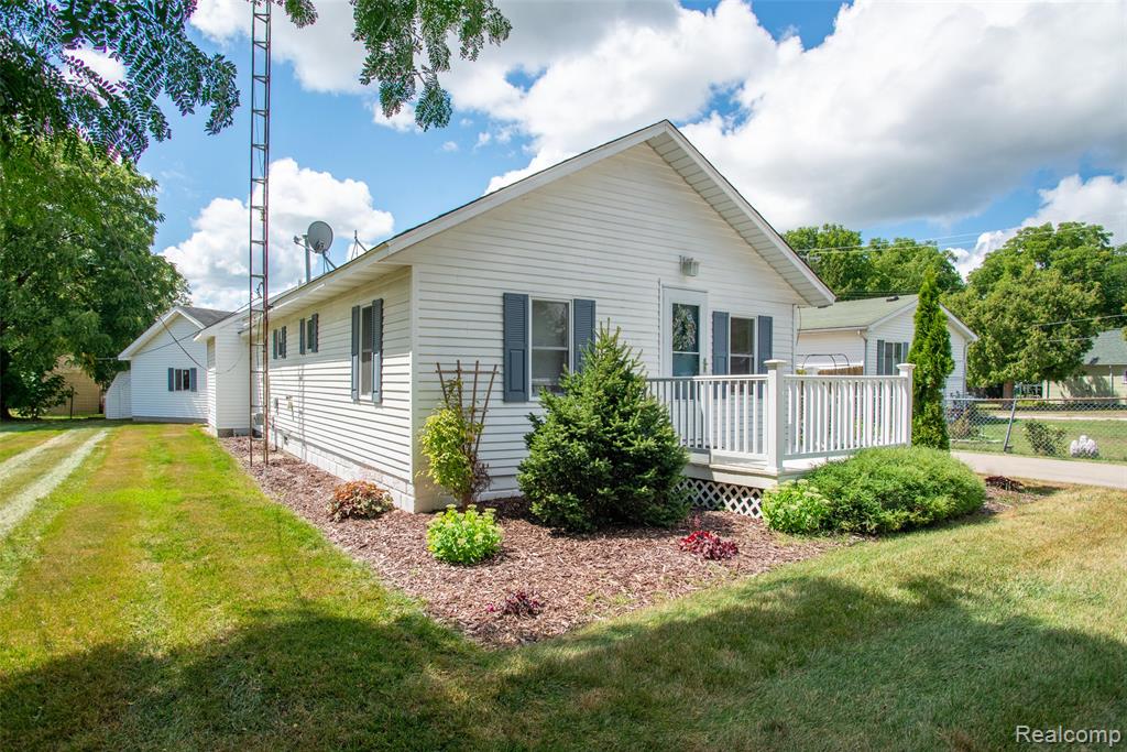 335 Oriole Street, Lapeer, MI 48446