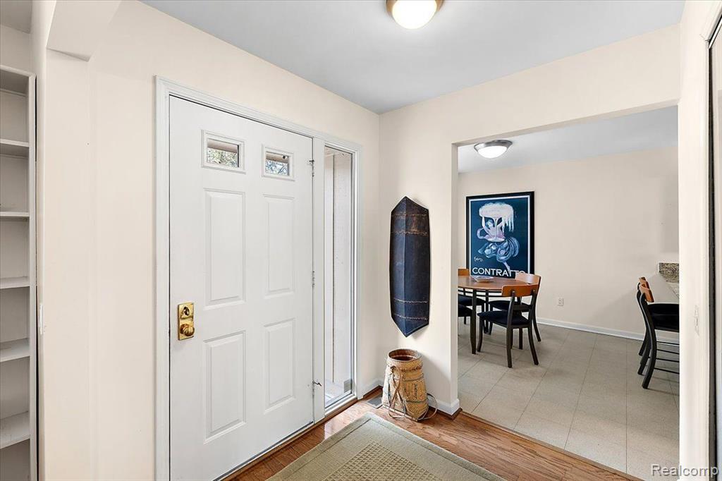 5853 Dawn Ridge Drive, Troy, MI 48098 — Photo 14