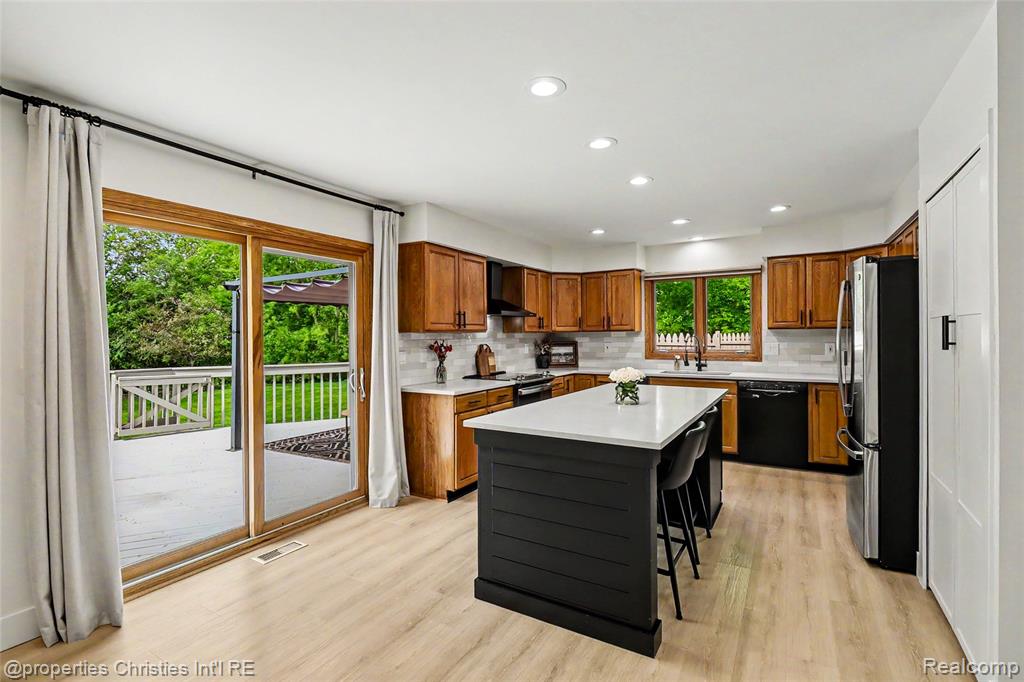 252 Granada Drive, White Lake, MI — Photo 10