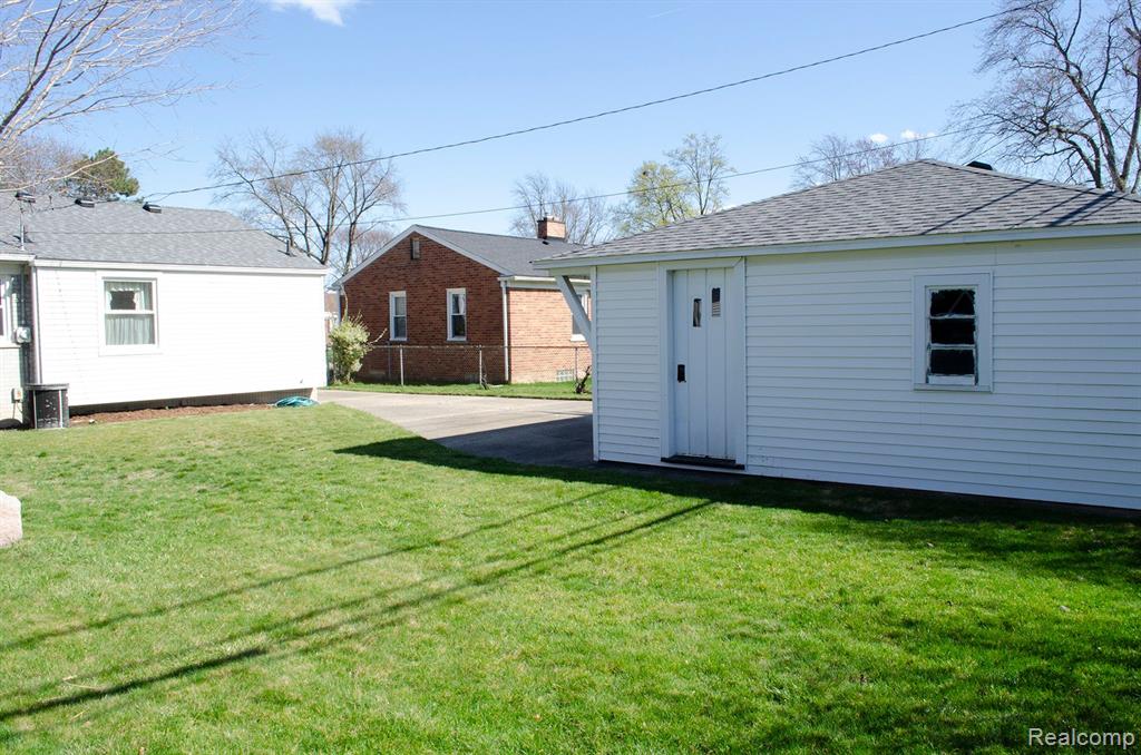 9819 WESTMORE Street, Livonia, MI 48150 — Photo 7