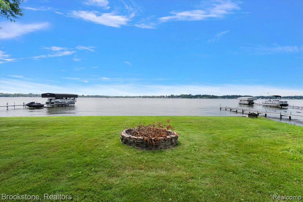 1167 E Lake Drive, Novi, MI 48377 — Photo 4