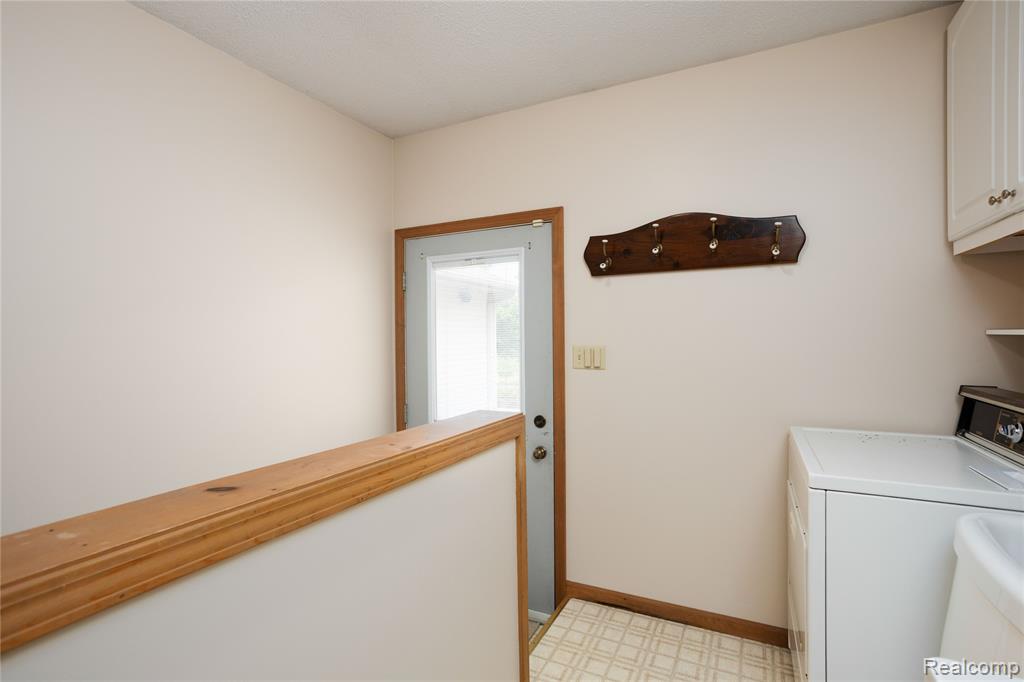 15800 Park Lane, Plymouth, MI 48170 — Photo 22