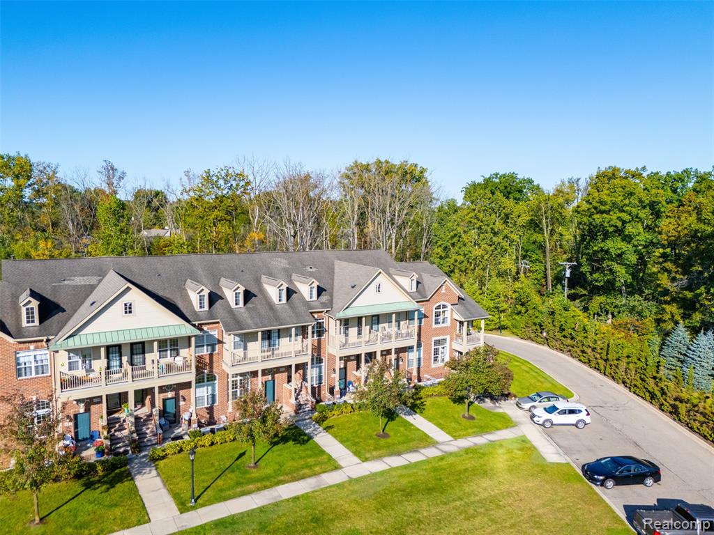 470 Old Pine Way, Walled Lake, MI 48390 — Photo 37